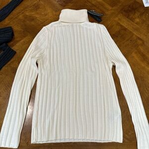 Banana Republic Merino Wool Turtleneck Sweater
Size Large NWT